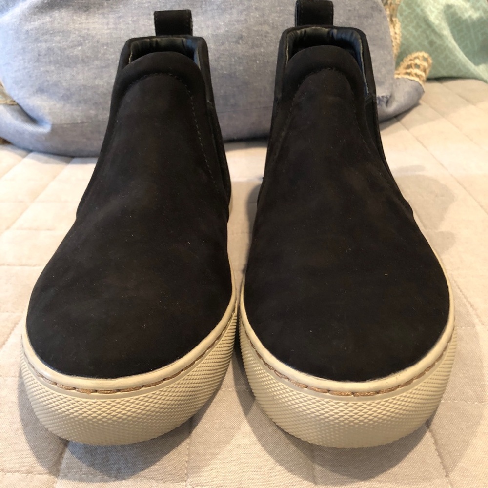 Cougar Waterproof Mid Top Sneaker